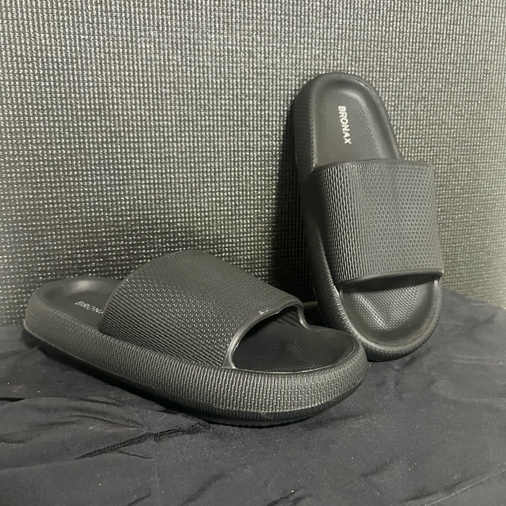 Bronx Unisex Charcoal Slide Sandals